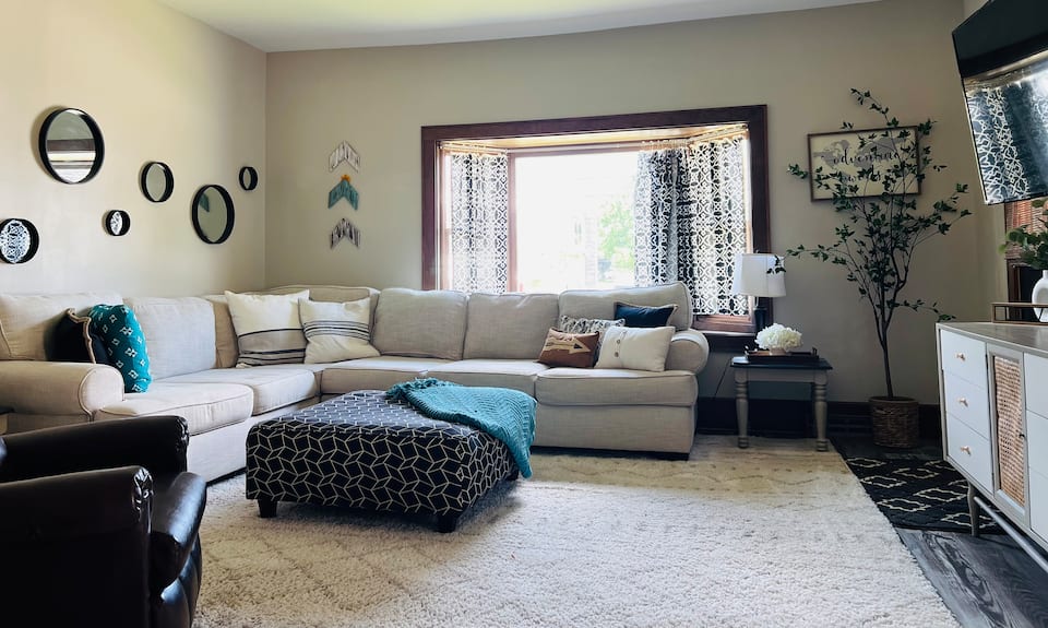 Vintage two bedroom bungalow in Perrysville