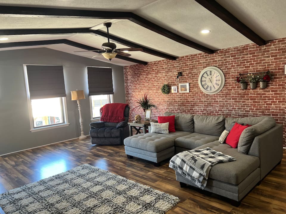 Bash on Main Historic Downtown loft